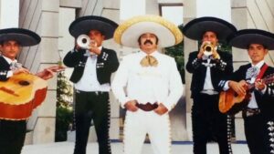Mariachi "Los Elegantes" Show con 5 integrantes.